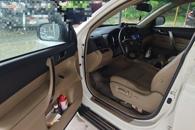 Used Toyota Highlander 2011 2.7L Two-Wheel Drive 7-Seater Luxury Edition Driver Seat
