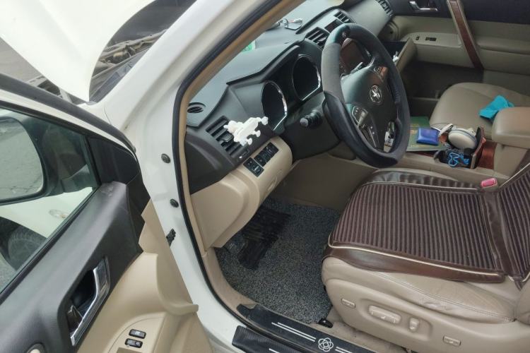 Used Toyota Highlander 2011 2.7L Two-Wheel Drive 7-Seater Supreme Edition Driver Seat
