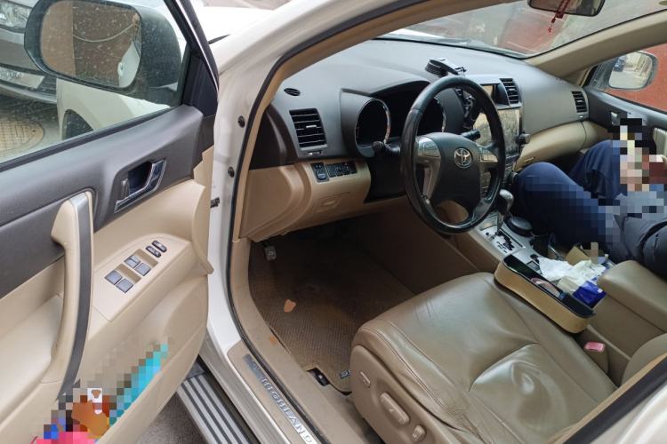 Used Toyota Highlander 2011 2.7L Two-Wheel Drive 7-Seater Luxury Navigation Edition Driver Seat