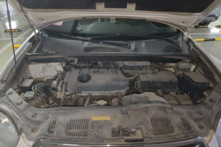 Used Toyota Highlander 2011 2.7L Two-Wheel Drive 7-Seater Luxury Edition Engine Bay