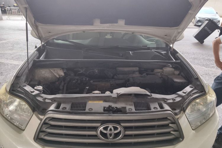 Used Toyota Highlander 2011 2.7L Two-Wheel Drive 7-Seater Elite Edition Engine Bay