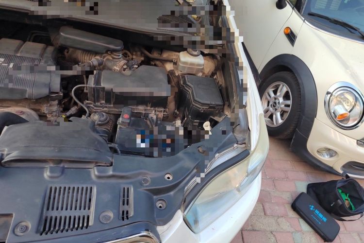 Used Toyota Highlander 2011 2.7L Two-Wheel Drive 7-Seater Luxury Edition Engine Bay Left