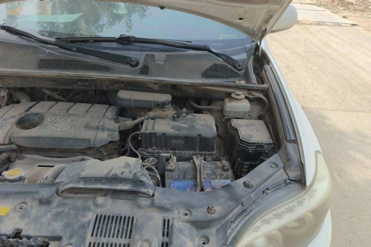 Used Toyota Highlander 2011 2.7L Two-Wheel Drive 7-Seater Luxury Edition Engine Bay Left