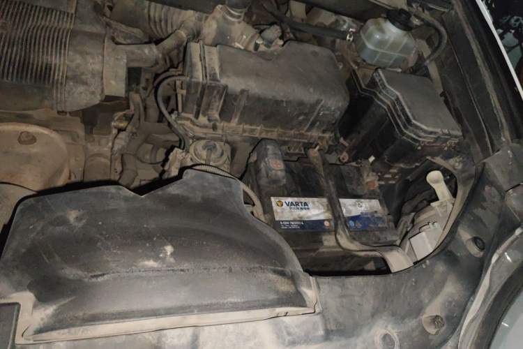 Used Toyota Highlander 2011 2.7L Two-Wheel Drive 7-Seater Luxury Edition Engine Bay Left