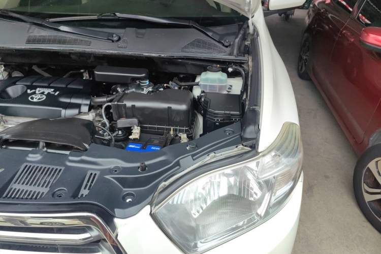 Used Toyota Highlander 2011 2.7L Two-Wheel Drive 5-Seater Sport Edition Engine Bay Left