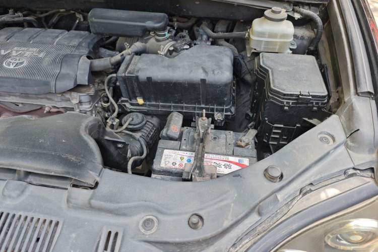 Used Toyota Highlander 2011 2.7L Two-Wheel Drive 7-Seater Luxury Edition Engine Bay Left