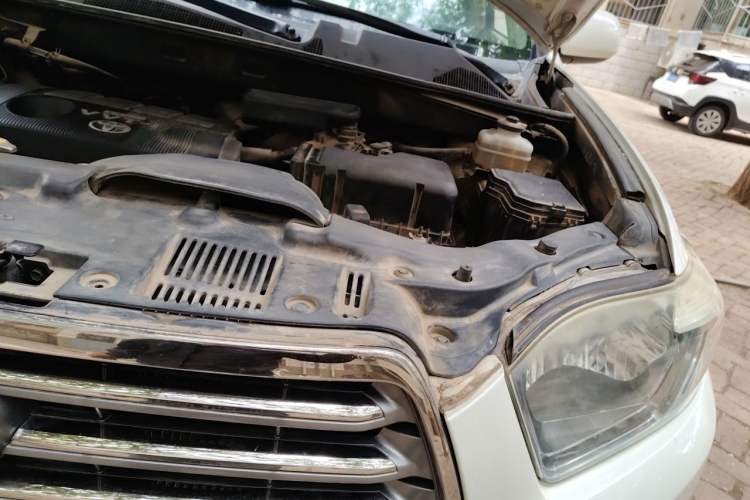 Used Toyota Highlander 2011 2.7L Two-Wheel Drive 5-Seater Sport Edition Engine Bay Left