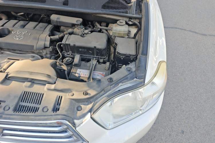 Used Toyota Highlander 2011 2.7L Two-Wheel Drive 7-Seater Supreme Edition Engine Bay Left