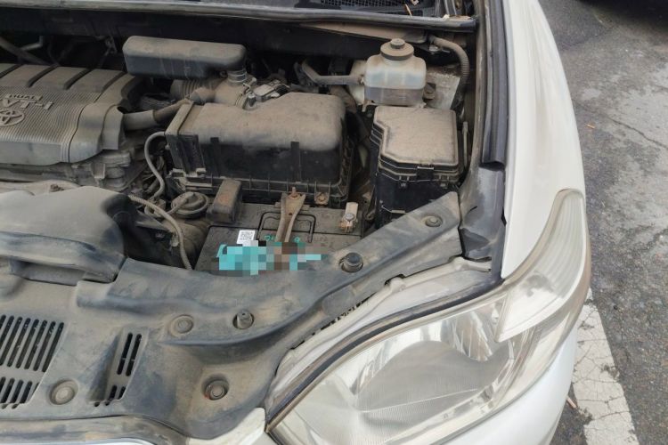 Used Toyota Highlander 2011 2.7L Two-Wheel Drive 7-Seater Supreme Edition Engine Bay Left