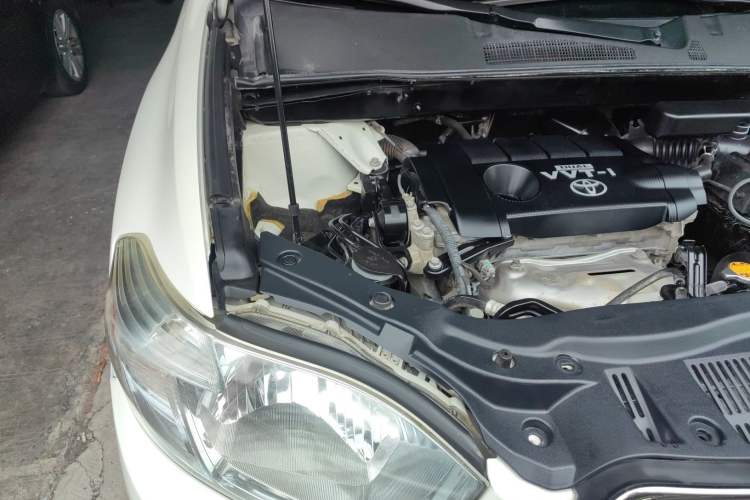 Used Toyota Highlander 2011 2.7L Two-Wheel Drive 5-Seater Sport Edition Engine Bay Right