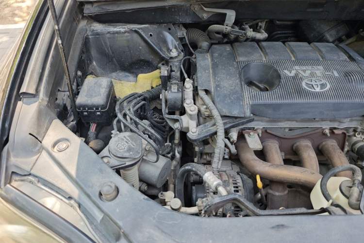 Used Toyota Highlander 2011 2.7L Two-Wheel Drive 7-Seater Luxury Edition Engine Bay Right