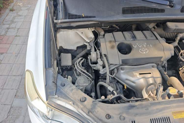 Used Toyota Highlander 2011 2.7L Two-Wheel Drive 7-Seater Supreme Edition Engine Bay Right