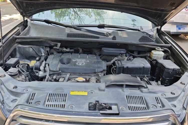 Used Toyota Highlander 2011 2.7L Two-Wheel Drive 7-Seater Luxury Edition Engine Bay