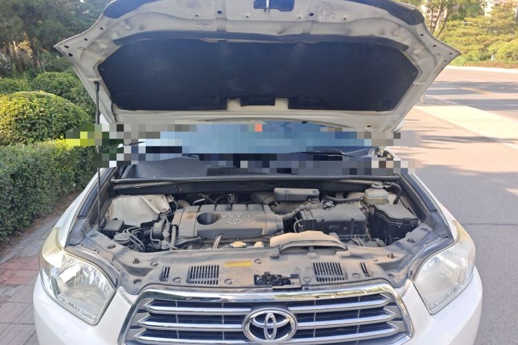 Used Toyota Highlander 2011 2.7L Two-Wheel Drive 7-Seater Supreme Edition Engine Bay