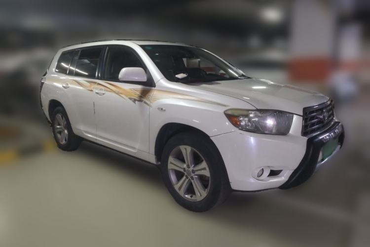 Used Toyota Highlander 2011 2.7L Two-Wheel Drive 7-Seater Luxury Edition Front Right 45 Deg
