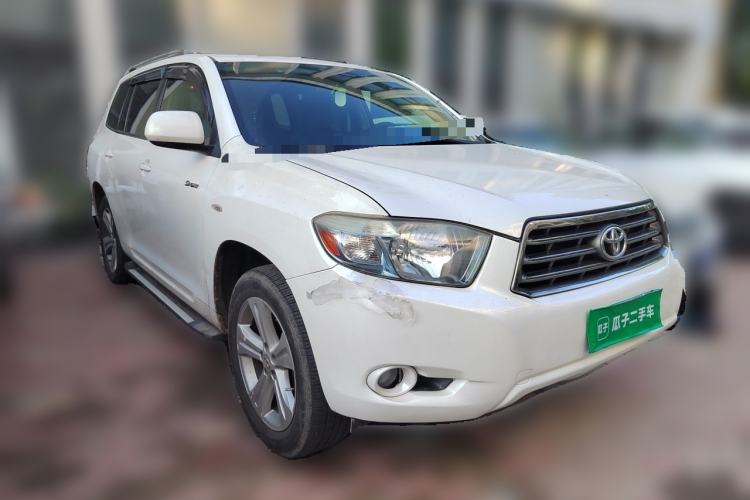 Used Toyota Highlander 2011 2.7L Two-Wheel Drive 7-Seater Luxury Edition Front Right 45 Deg