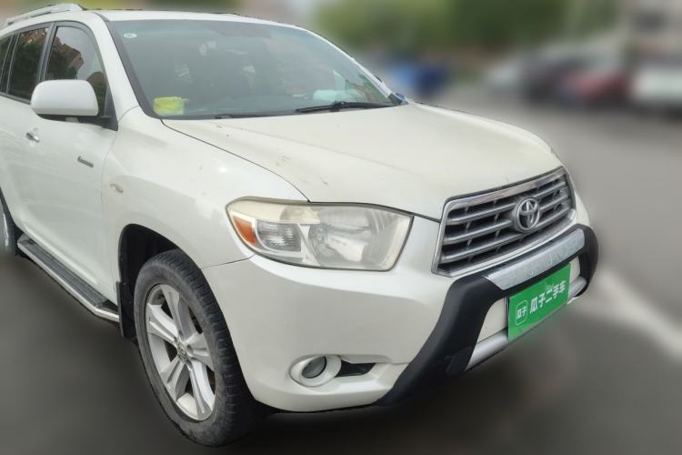 Used Toyota Highlander 2011 2.7L Two-Wheel Drive 7-Seater Supreme Edition Front Right 45 Deg