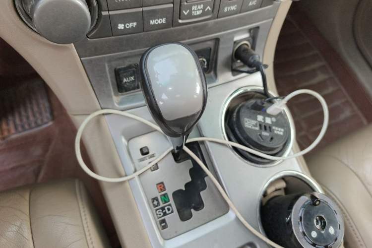 Used Toyota Highlander 2011 2.7L Two-Wheel Drive 7-Seater Luxury Edition Gear Lever