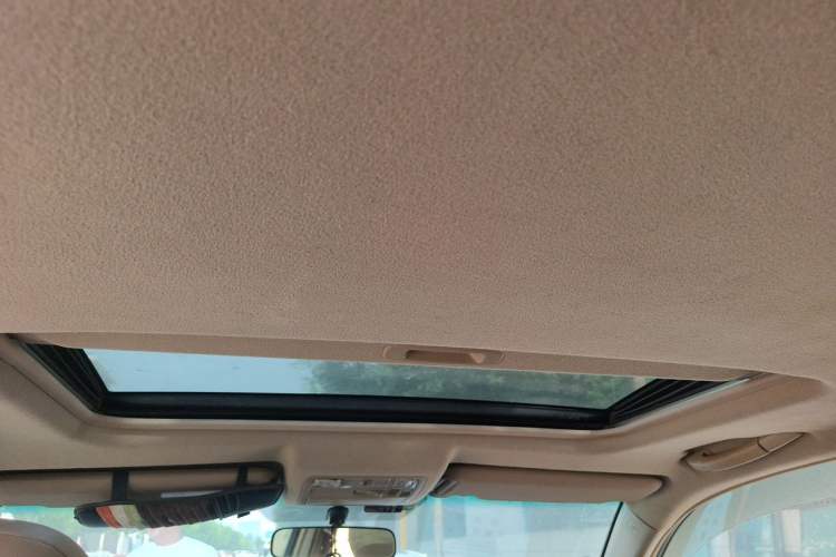 Used Toyota Highlander 2011 2.7L Two-Wheel Drive 7-Seater Luxury Edition Headliner