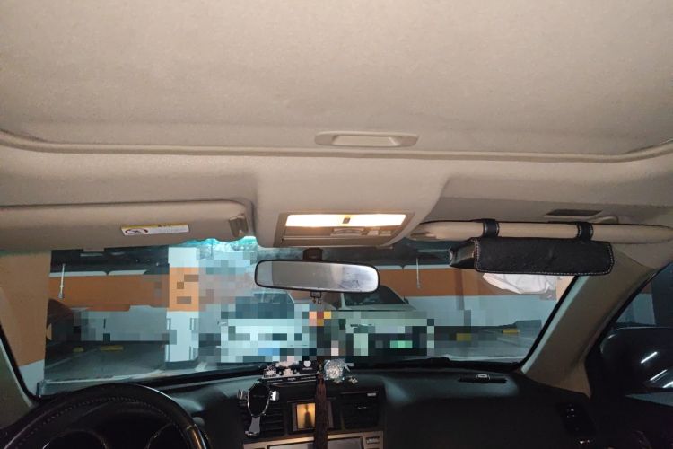 Used Toyota Highlander 2011 2.7L Two-Wheel Drive 7-Seater Luxury Edition Headliner