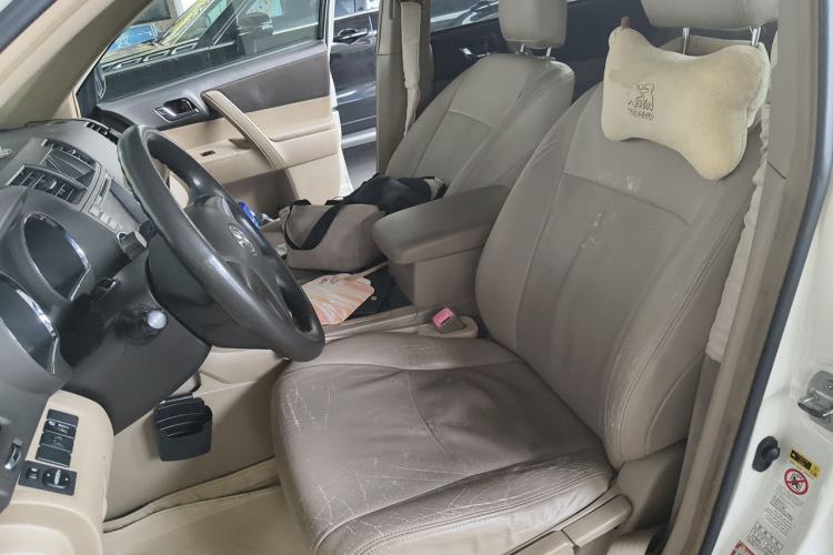 Used Toyota Highlander 2011 2.7L Two-Wheel Drive 7-Seater Elite Edition Left Front Seat