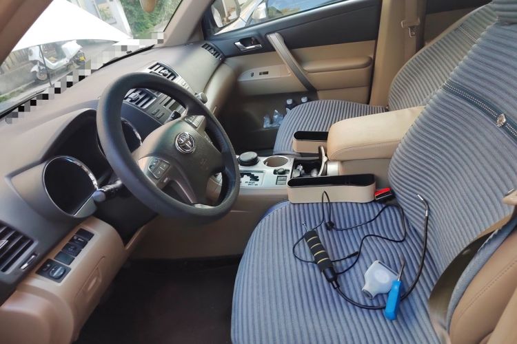 Used Toyota Highlander 2011 2.7L Two-Wheel Drive 7-Seater Luxury Edition Left Front Seat
