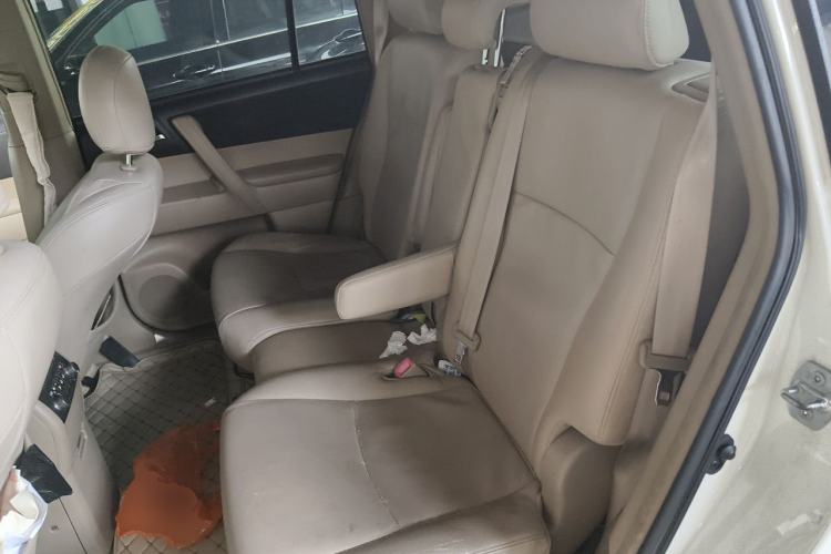 Used Toyota Highlander 2011 2.7L Two-Wheel Drive 7-Seater Elite Edition Left Rear Seat