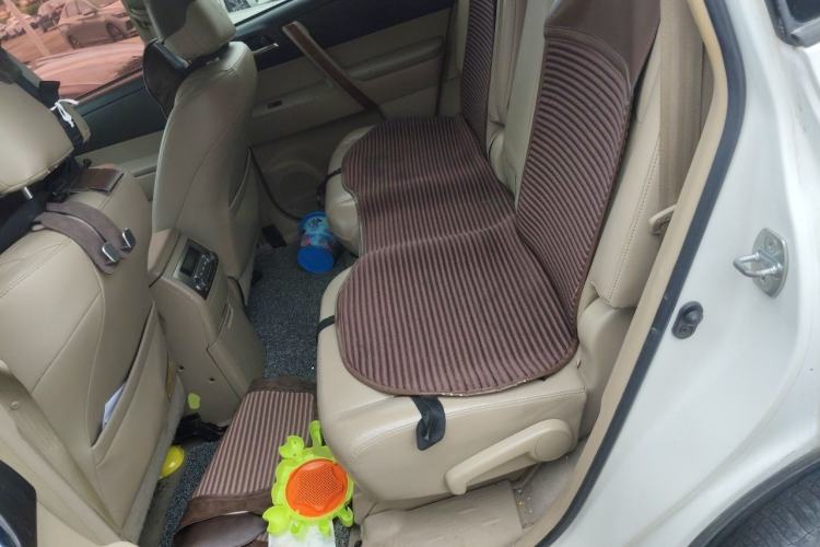 Used Toyota Highlander 2011 2.7L Two-Wheel Drive 7-Seater Supreme Edition Left Rear Seat