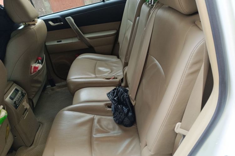 Used Toyota Highlander 2011 2.7L Two-Wheel Drive 7-Seater Luxury Navigation Edition Left Rear Seat