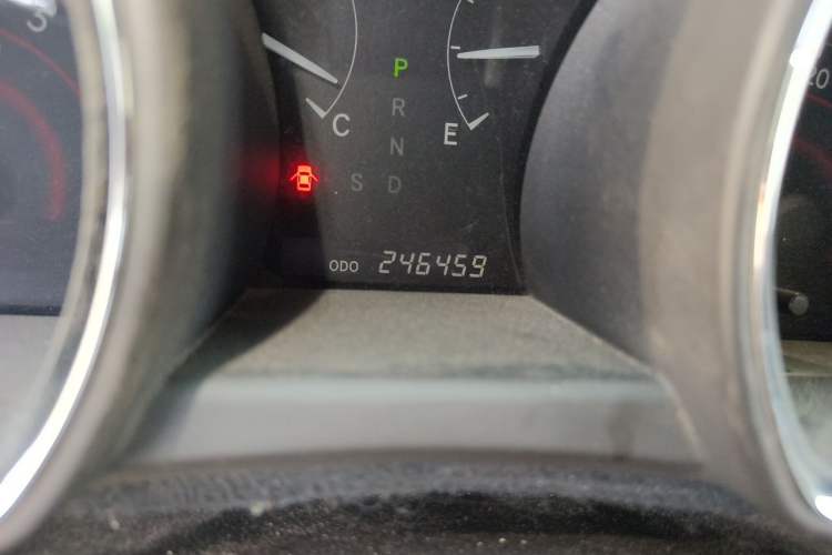 Used Toyota Highlander 2011 2.7L Two-Wheel Drive 7-Seater Luxury Edition Odometer Close Up
