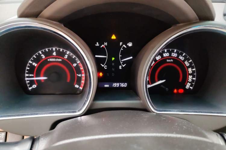 Used Toyota Highlander 2011 2.7L Two-Wheel Drive 5-Seater Sport Edition Odometer Close Up