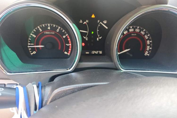 Used Toyota Highlander 2011 2.7L Two-Wheel Drive 7-Seater Supreme Edition Odometer Close Up
