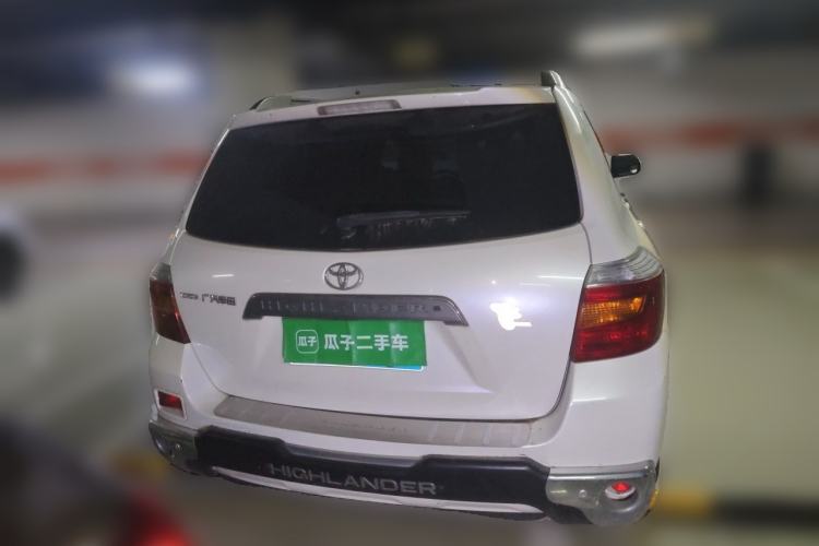 Used Toyota Highlander 2011 2.7L Two-Wheel Drive 7-Seater Luxury Edition Rear