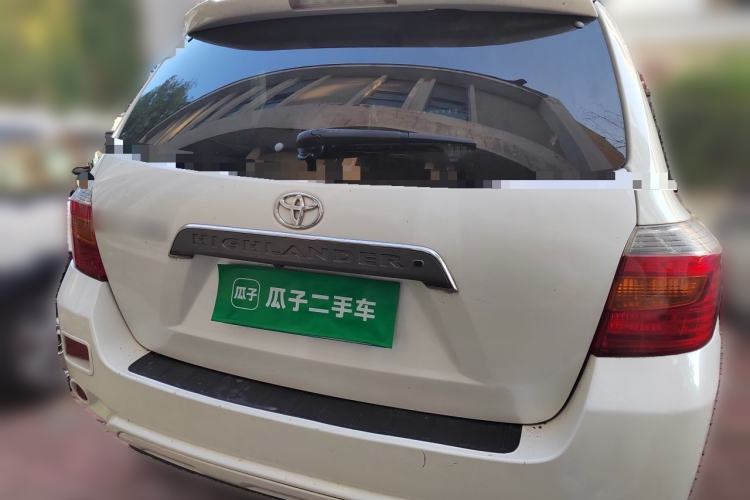 Used Toyota Highlander 2011 2.7L Two-Wheel Drive 7-Seater Luxury Edition Rear