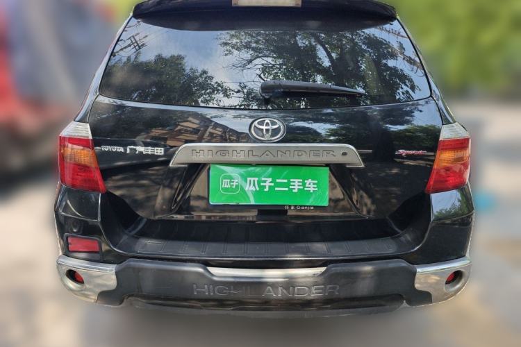 Used Toyota Highlander 2011 2.7L Two-Wheel Drive 7-Seater Luxury Edition Rear