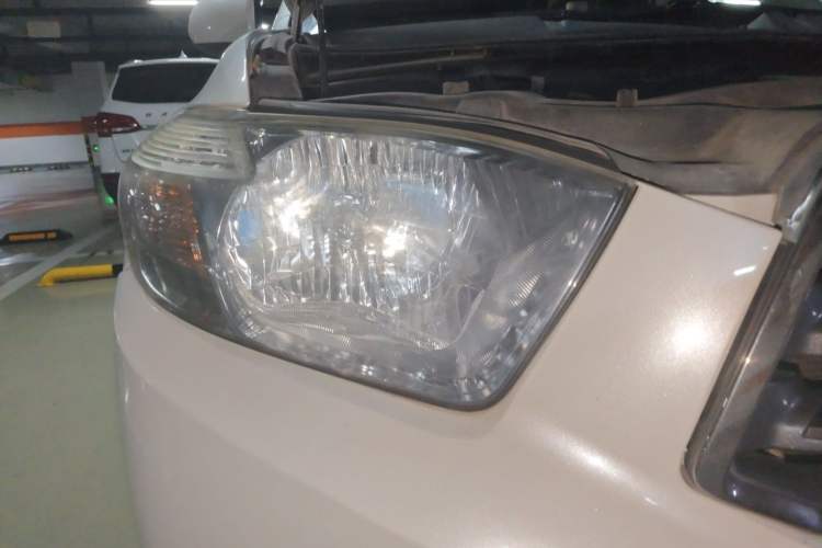 Used Toyota Highlander 2011 2.7L Two-Wheel Drive 7-Seater Luxury Edition Right Front Headlight