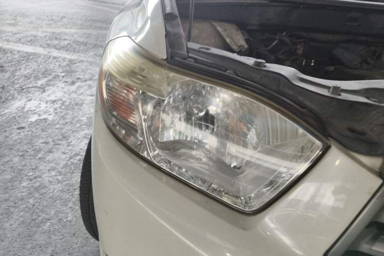 Used Toyota Highlander 2011 2.7L Two-Wheel Drive 7-Seater Elite Edition Right Front Headlight