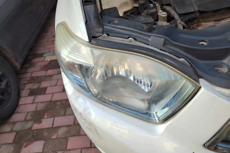 Used Toyota Highlander 2011 2.7L Two-Wheel Drive 7-Seater Luxury Edition Right Front Headlight