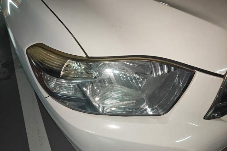 Used Toyota Highlander 2011 2.7L Two-Wheel Drive 7-Seater Luxury Edition Right Front Headlight