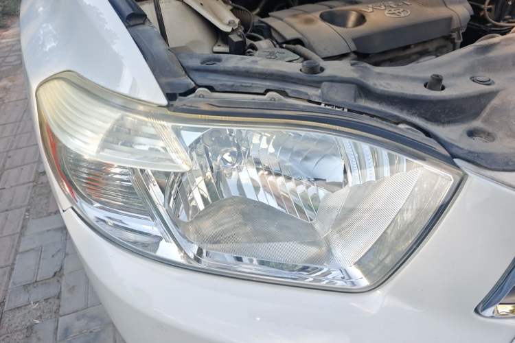Used Toyota Highlander 2011 2.7L Two-Wheel Drive 7-Seater Supreme Edition Right Front Headlight