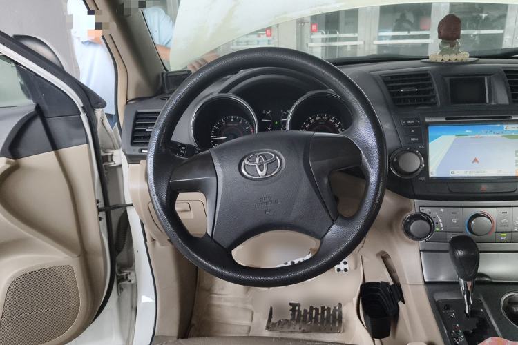 Used Toyota Highlander 2011 2.7L Two-Wheel Drive 7-Seater Elite Edition Steering Wheel
