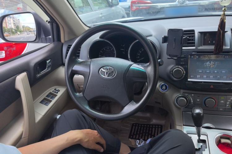 Used Toyota Highlander 2011 2.7L Two-Wheel Drive 5-Seater Elite Edition Steering Wheel