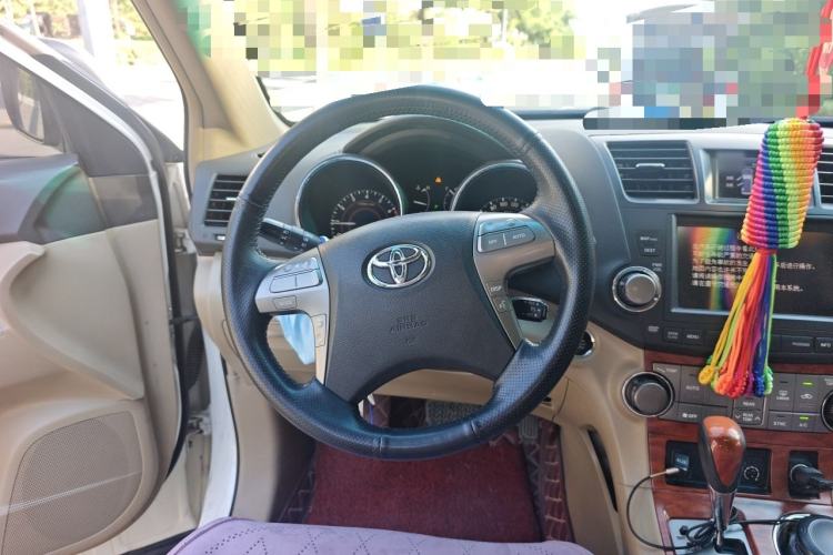 Used Toyota Highlander 2011 2.7L Two-Wheel Drive 7-Seater Supreme Edition Steering Wheel