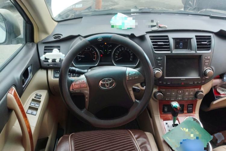 Used Toyota Highlander 2011 2.7L Two-Wheel Drive 7-Seater Supreme Edition Steering Wheel