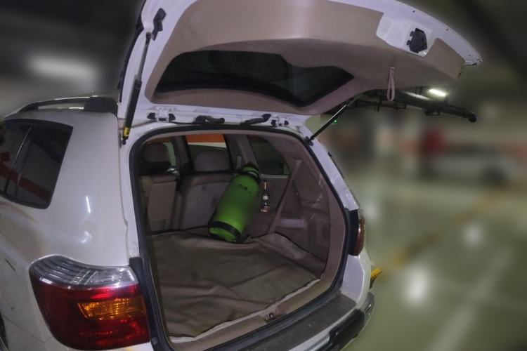 Used Toyota Highlander 2011 2.7L Two-Wheel Drive 7-Seater Luxury Edition Trunk