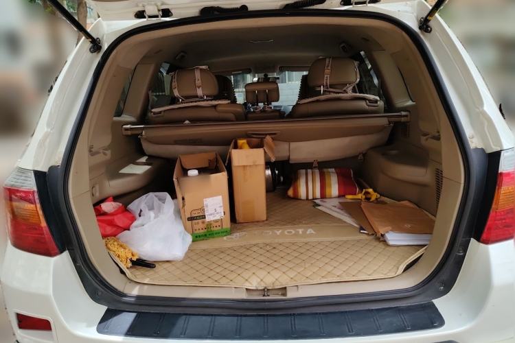 Used Toyota Highlander 2011 2.7L Two-Wheel Drive 5-Seater Sport Edition Trunk