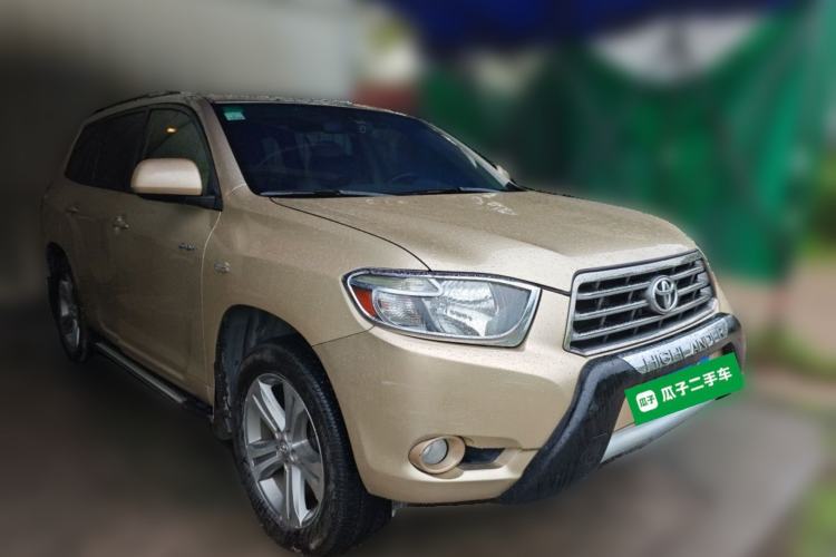 Used Toyota Highlander 2011 2.7L Two-Wheel Drive 7-Seater Luxury Edition Front Right 45 Deg