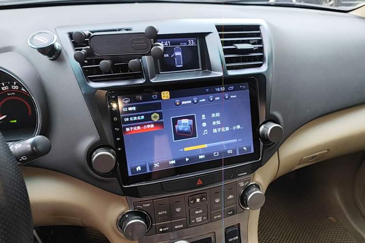 Used Toyota Highlander 2012 2.7L Two-Wheel Drive 7-Seater Luxury Edition Audio And AC Panel