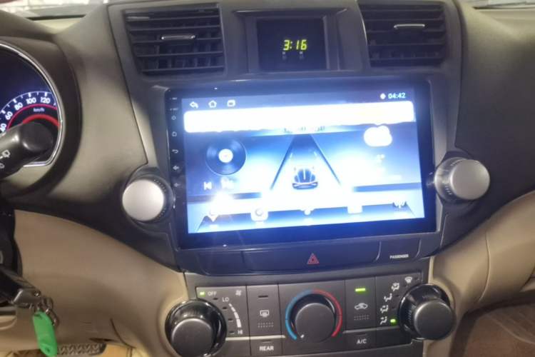 Used Toyota Highlander 2012 3.5L 4x4 7-Seater Elite Edition Audio And AC Panel
