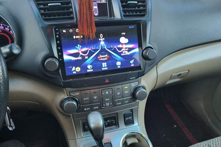 Used Toyota Highlander 2012 2.7L Two-Wheel Drive 7-Seater Luxury Edition Audio And AC Panel
